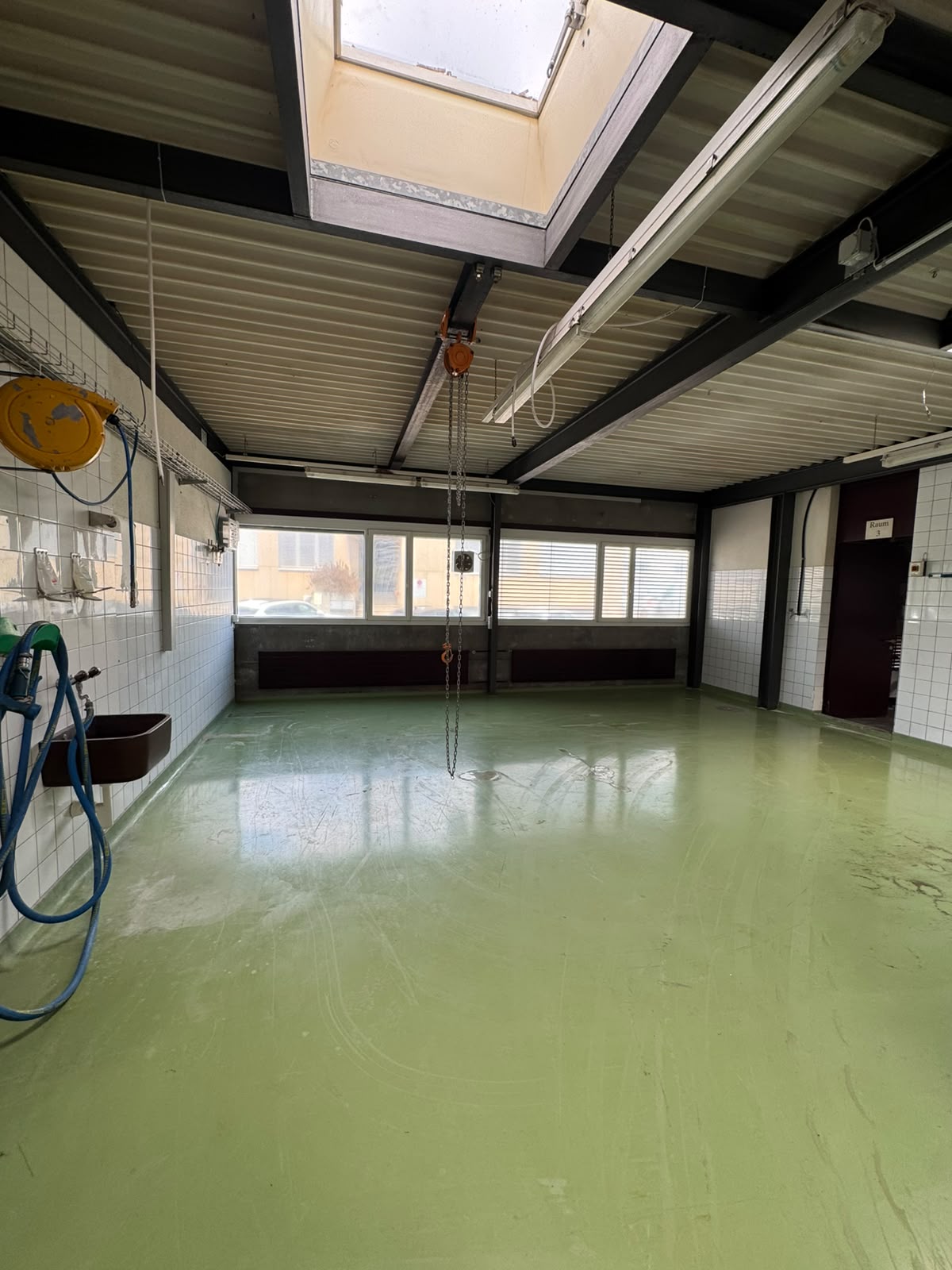 850m² commercial