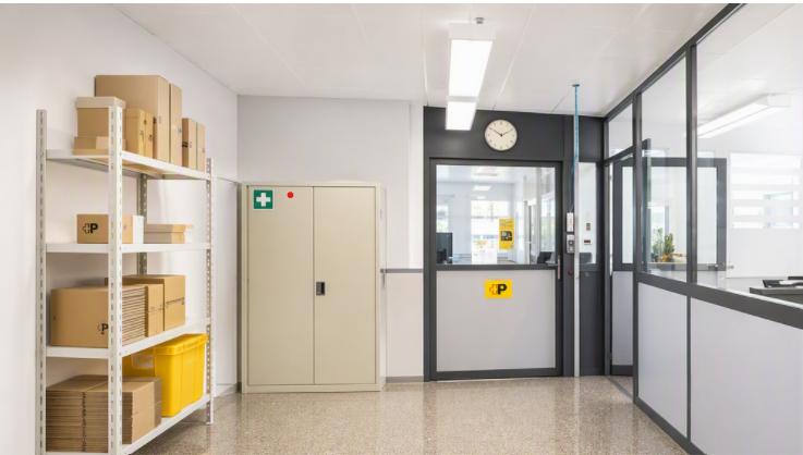 166m² commerciale, foto 4 di 5