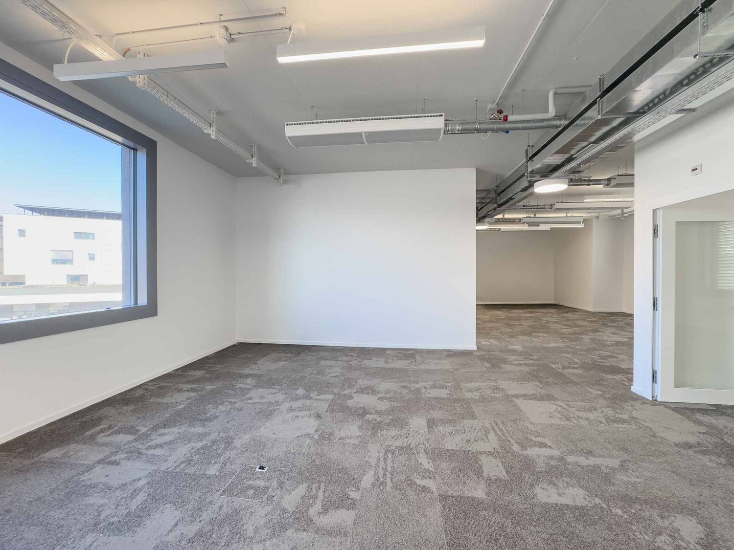 337m² office, photo 4 of 9