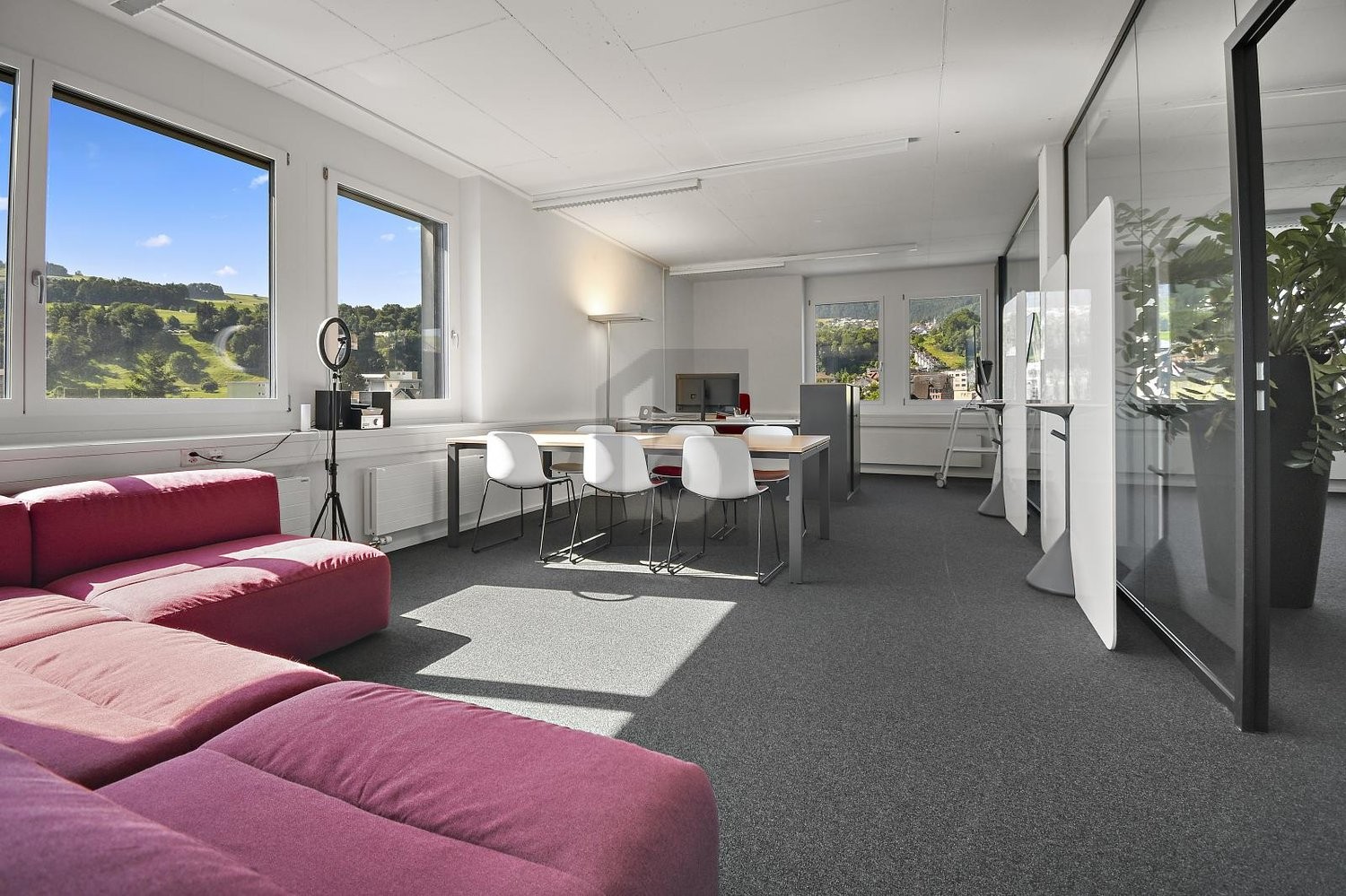 109m² office, photo 3 of 4