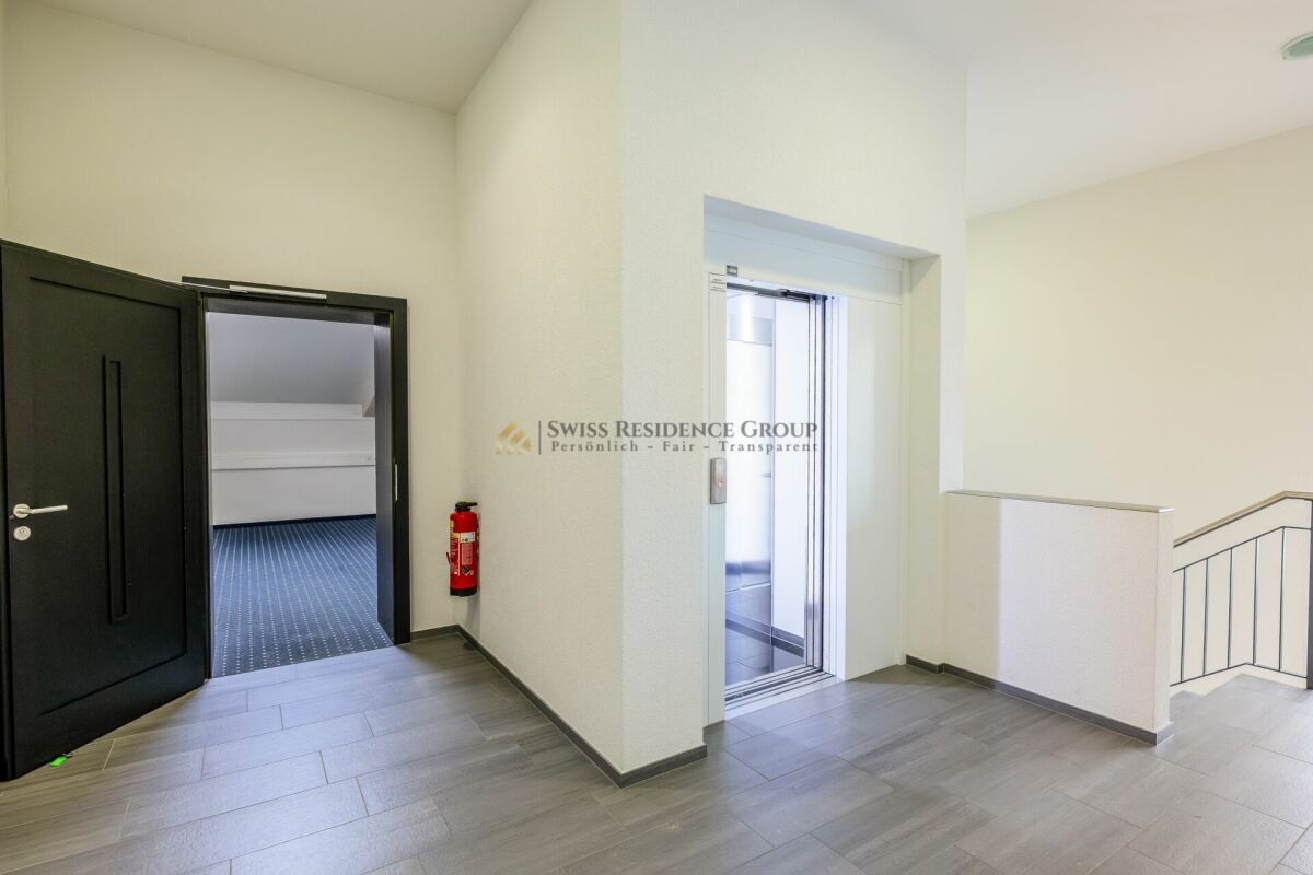 135m² commercial