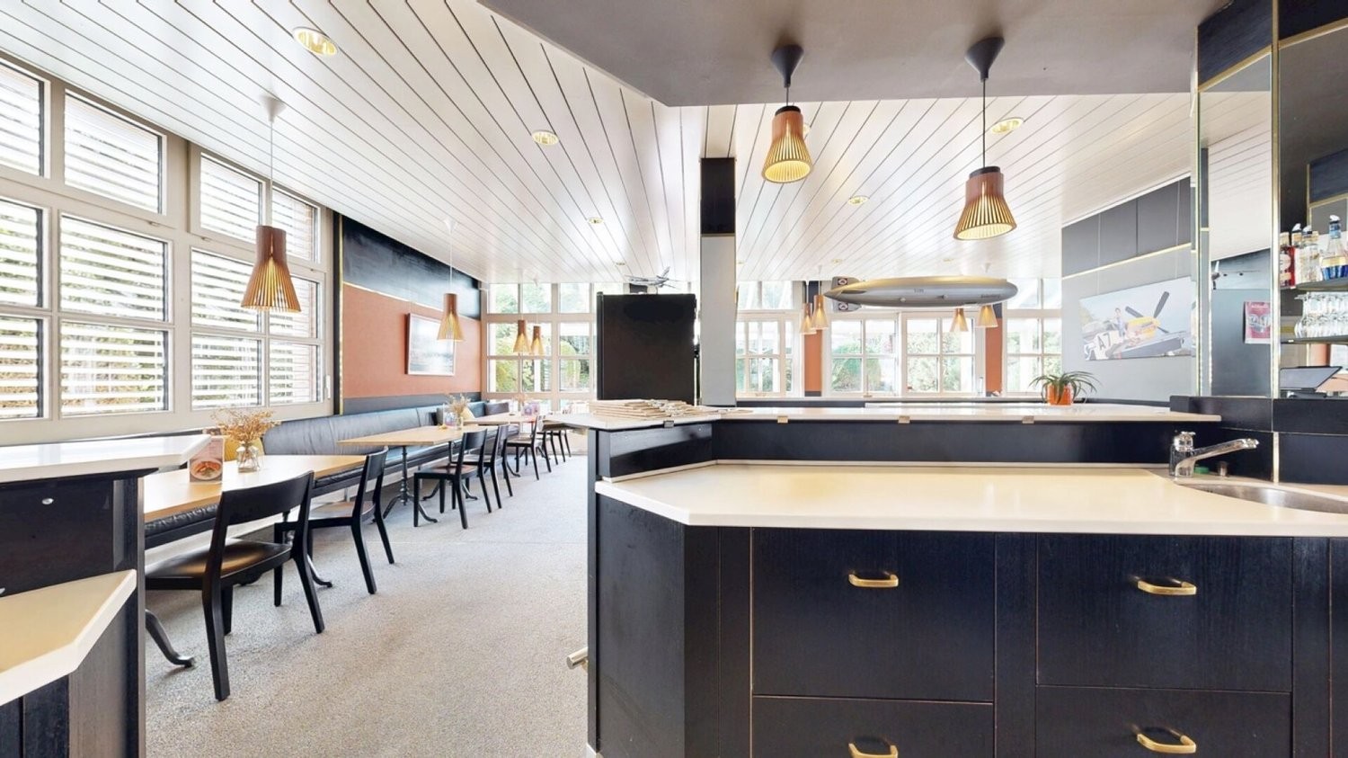 369m² coffeehouse, photo 9 of 10