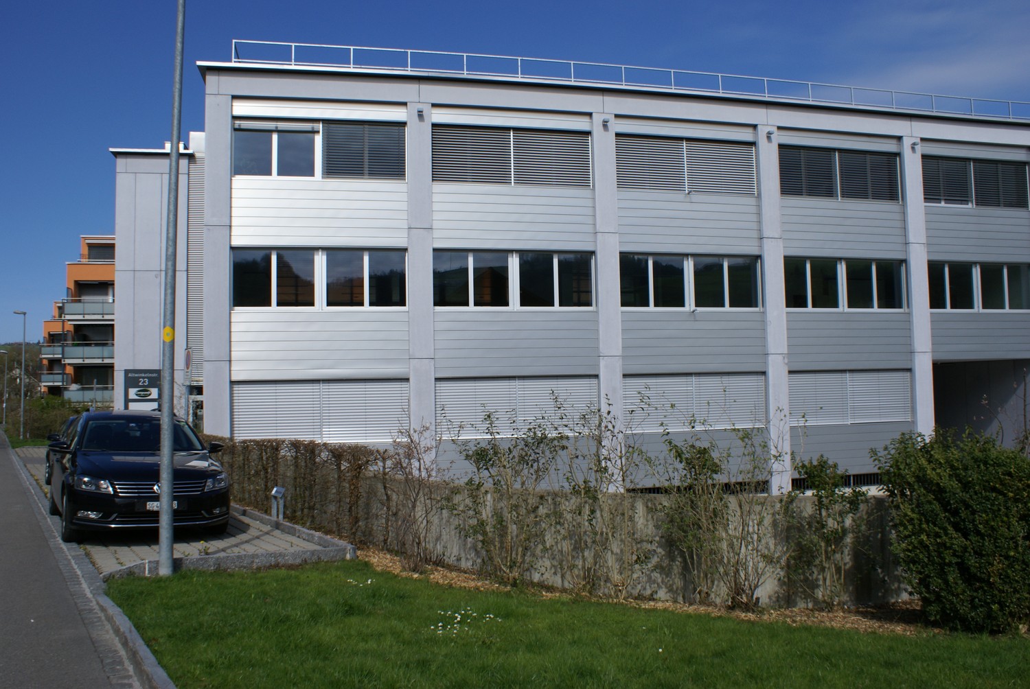 384m² bureau, photo 2 sur 10