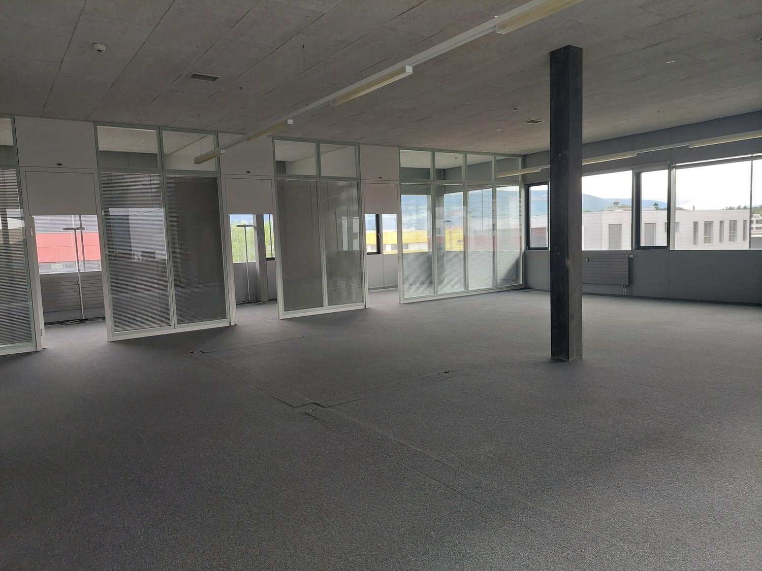 160m² shop, photo 4 of 5