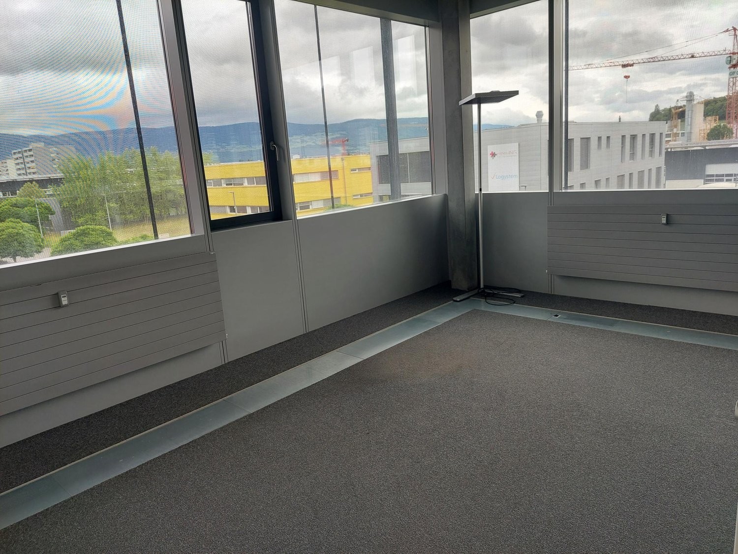 160m² shop, photo 3 of 5