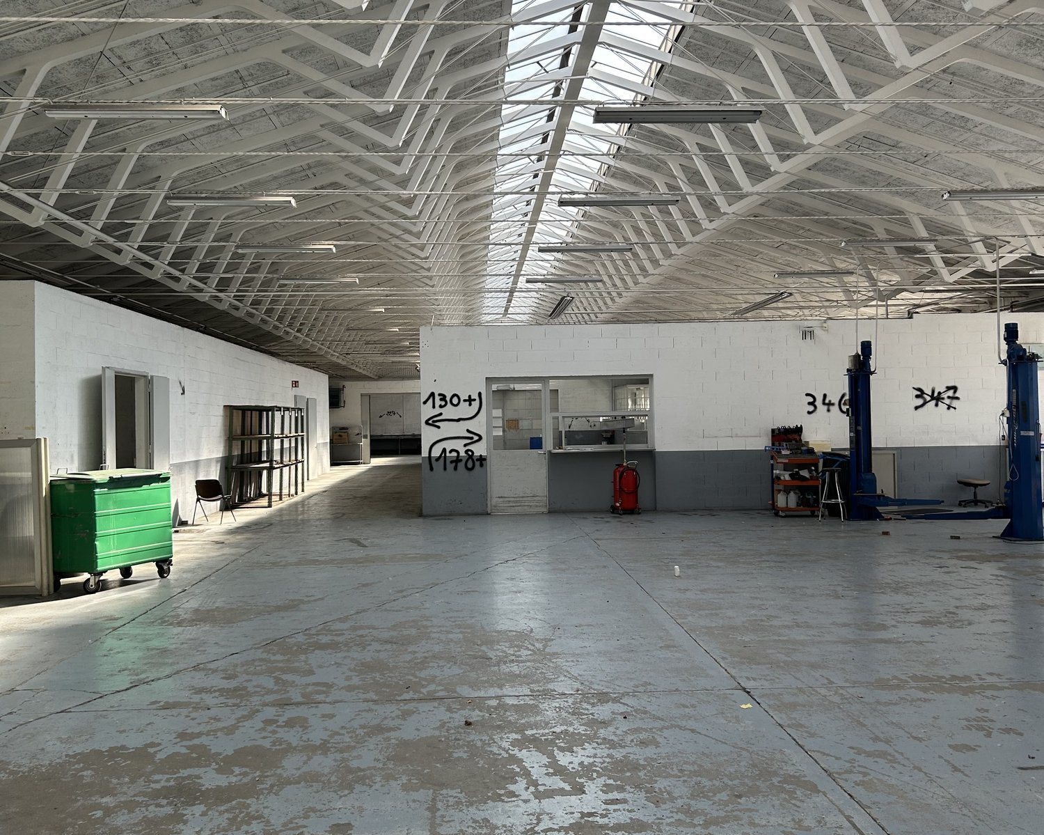 1000m² industrial object, photo 2 of 5