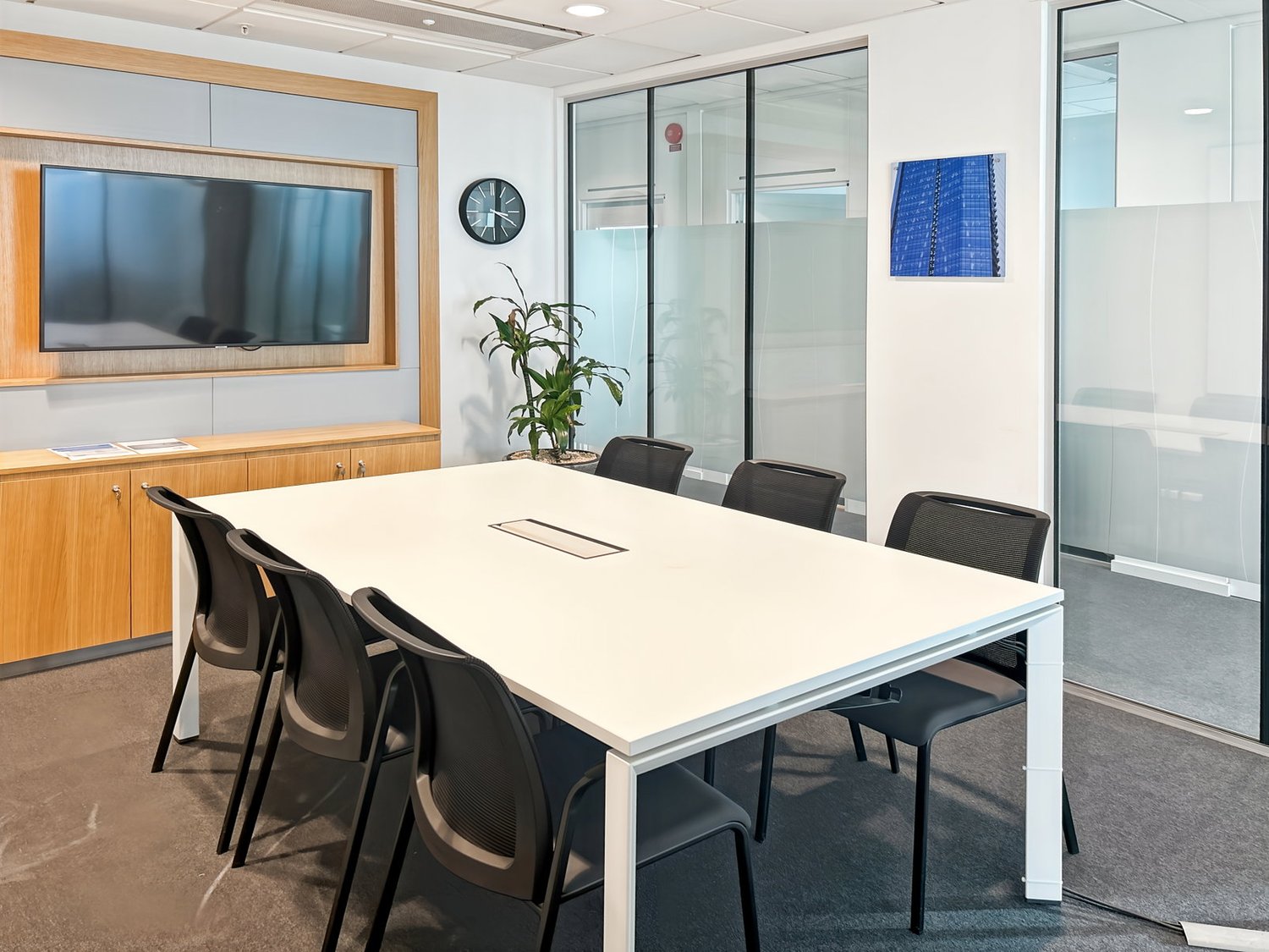 150m² office