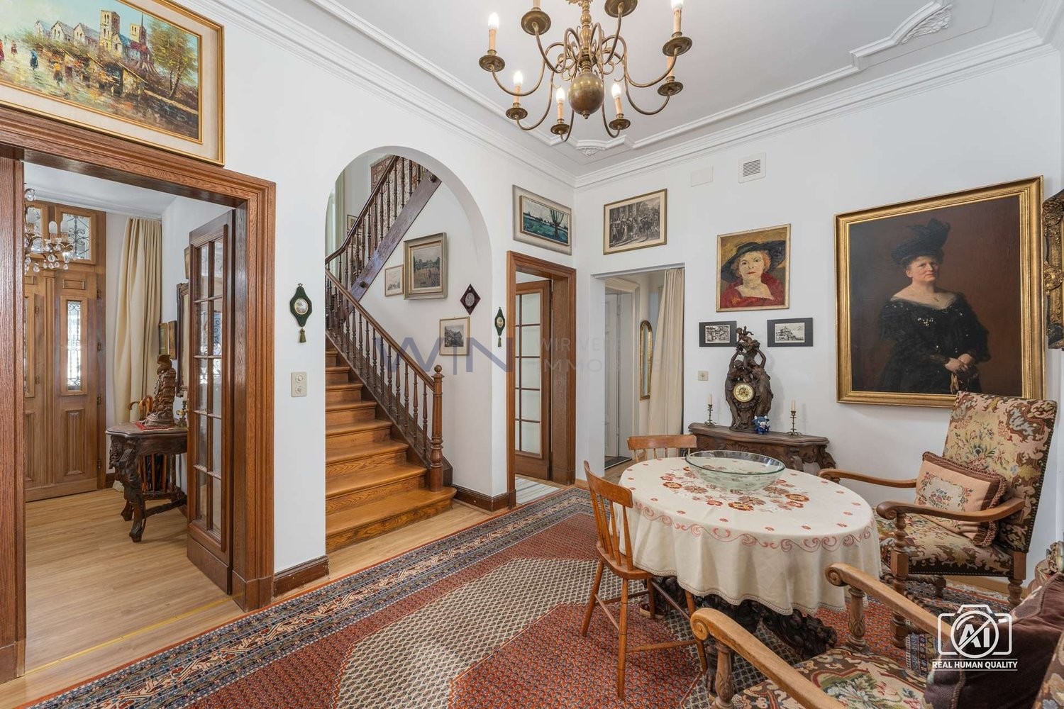 8 rooms villa