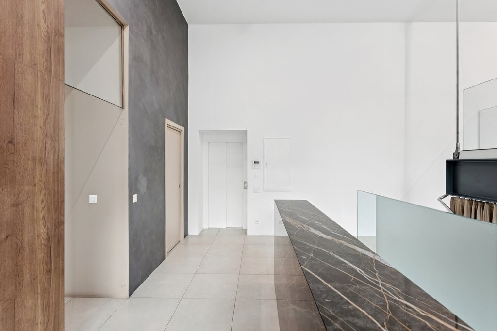 196m² commercial, photo 3 of 10