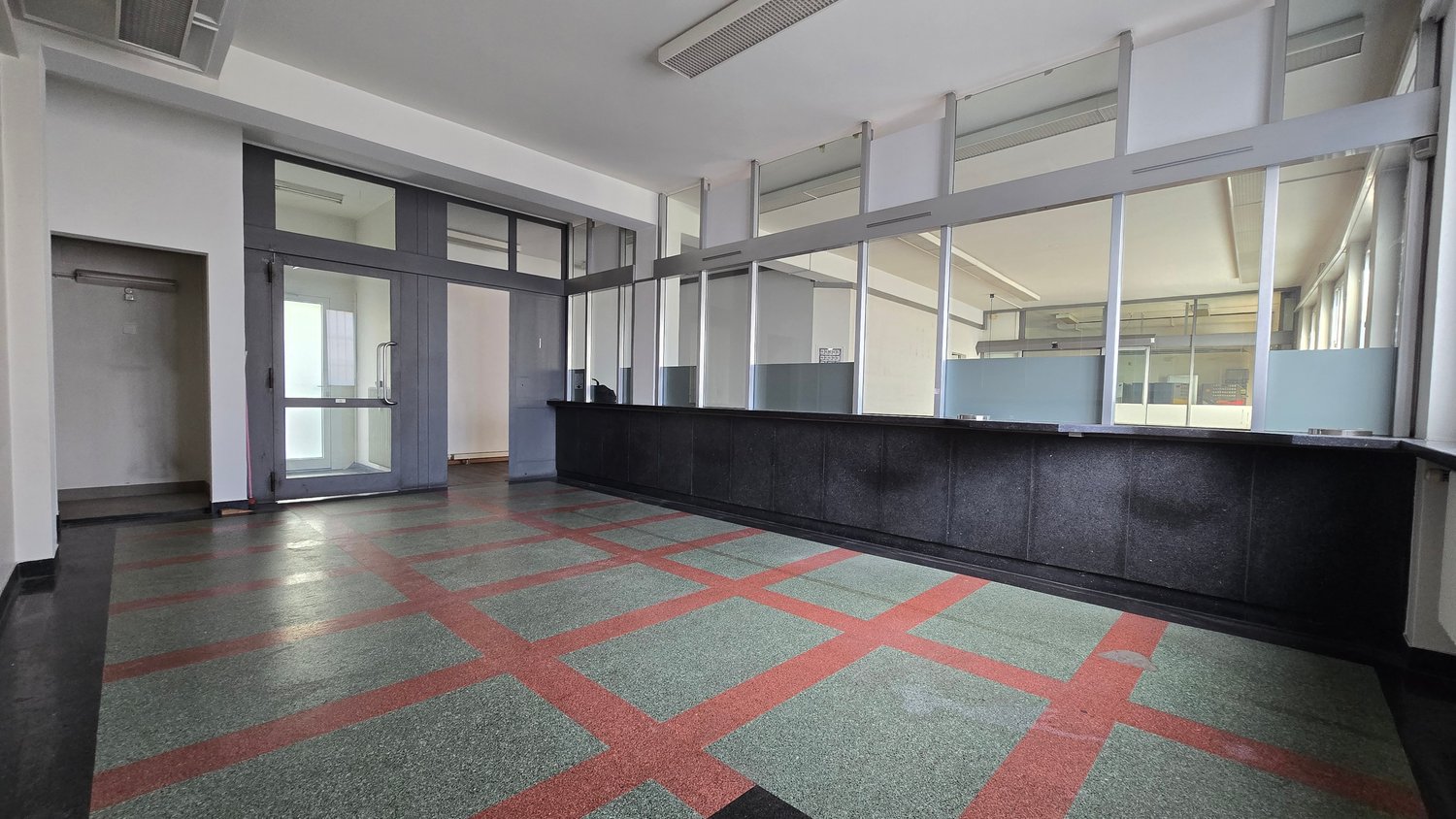 158m² commercial, photo 3 of 7