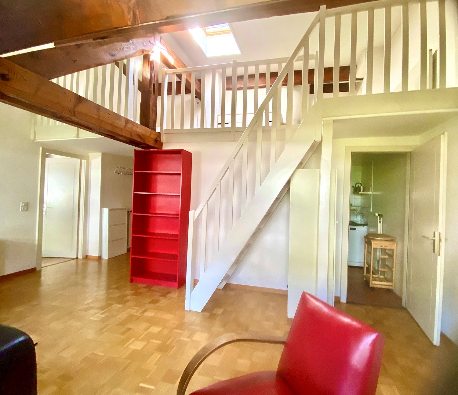4 rooms apartment, photo 2 of 8