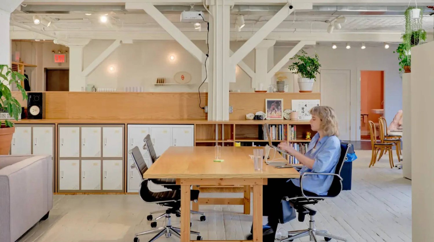 120m² office