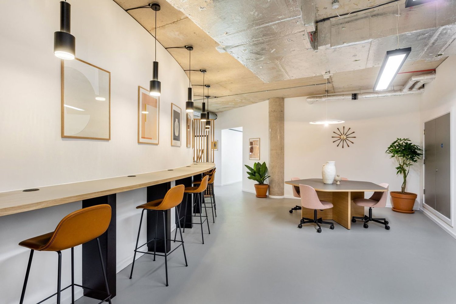 220m² office