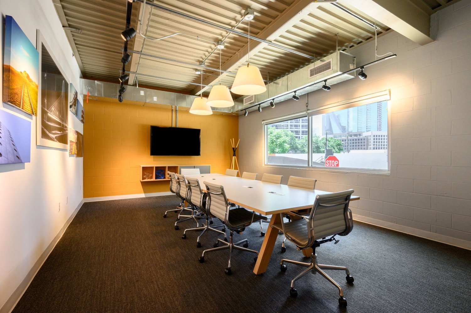 220m² office