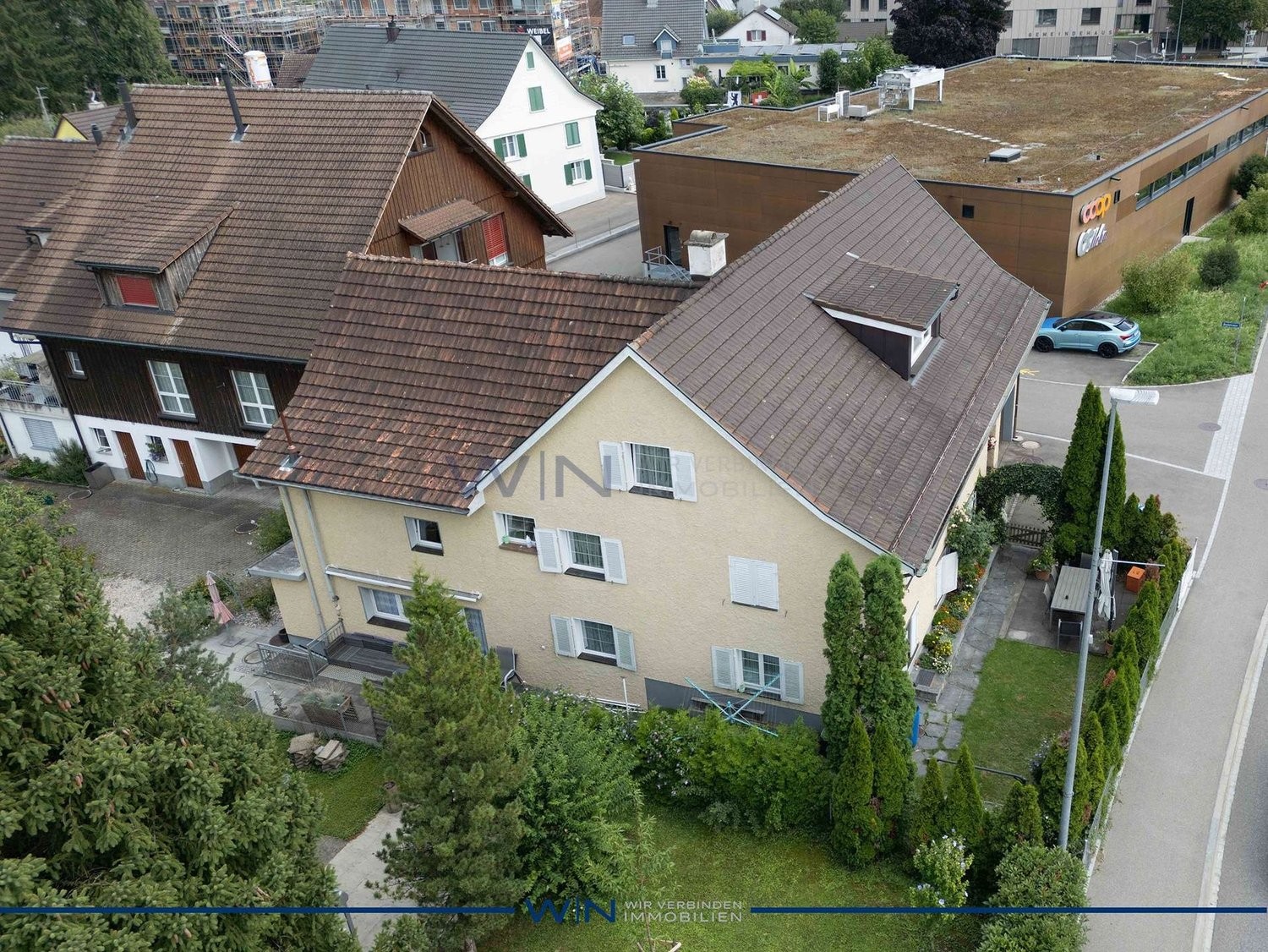 21 rooms multi family house