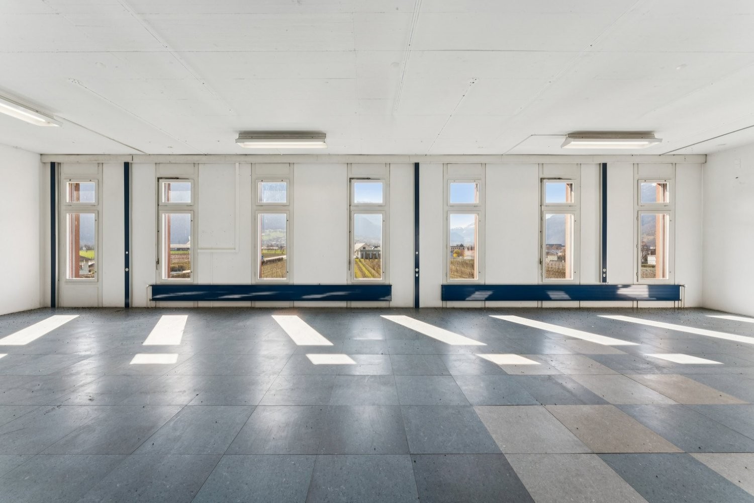 200m² commercial, photo 6 of 8