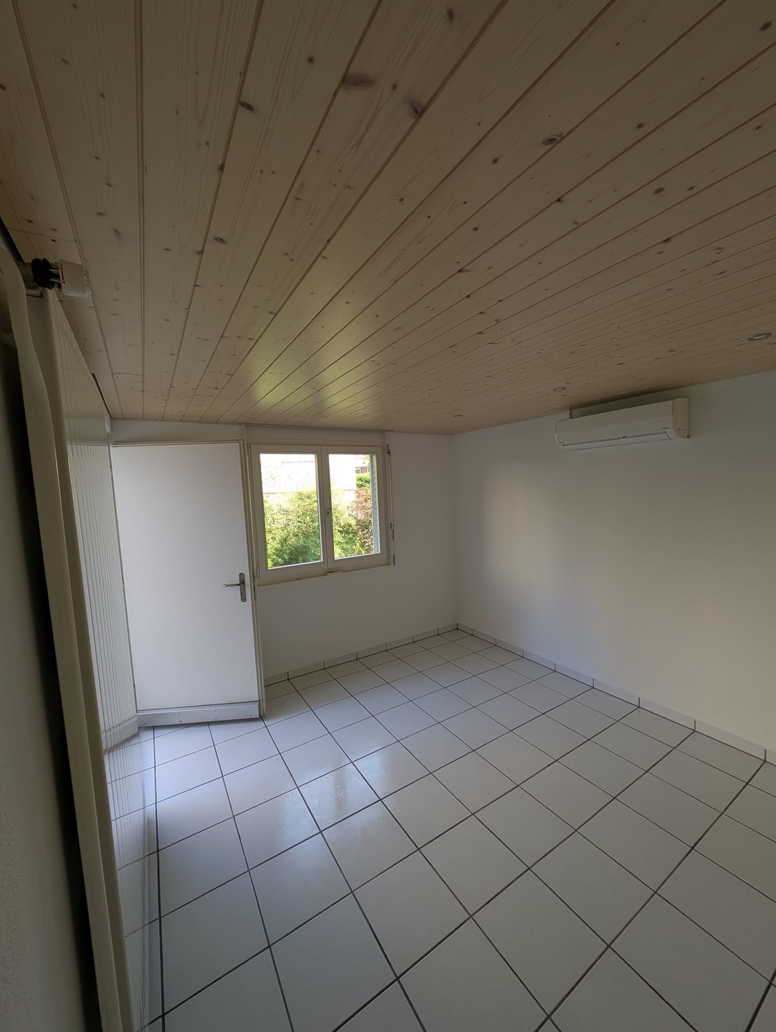 Office, photo 1 of 3