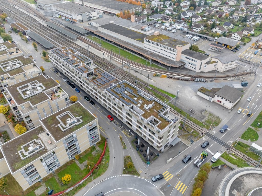 103m² commercial