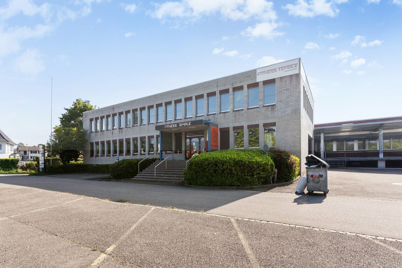 560m² commercial, photo 1 of 5