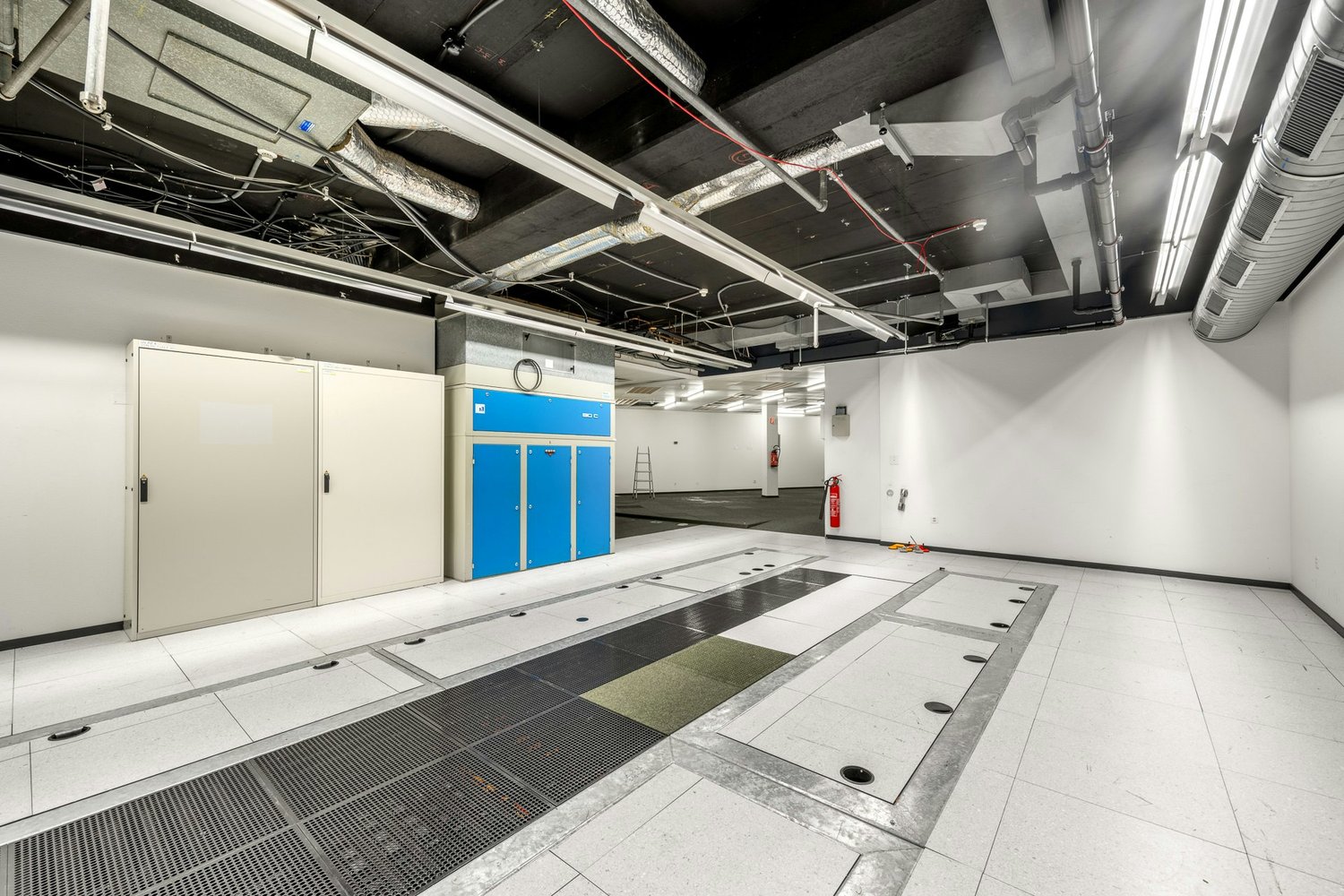 553m² storage room, photo 9 of 10