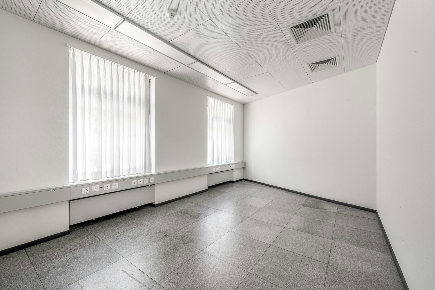 553m² storage room, photo 10 of 10