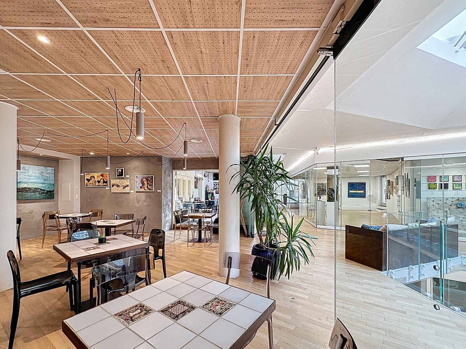 78m² arcade, photo 2 of 9