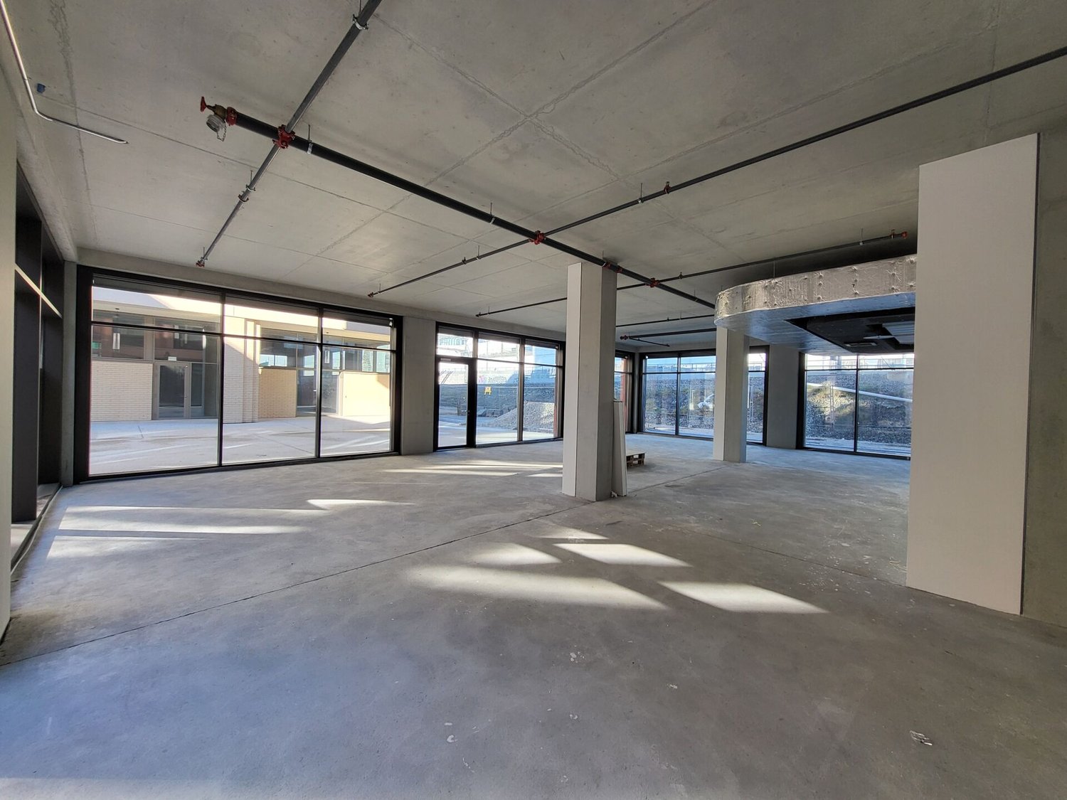 196m² commercial, photo 1 of 5