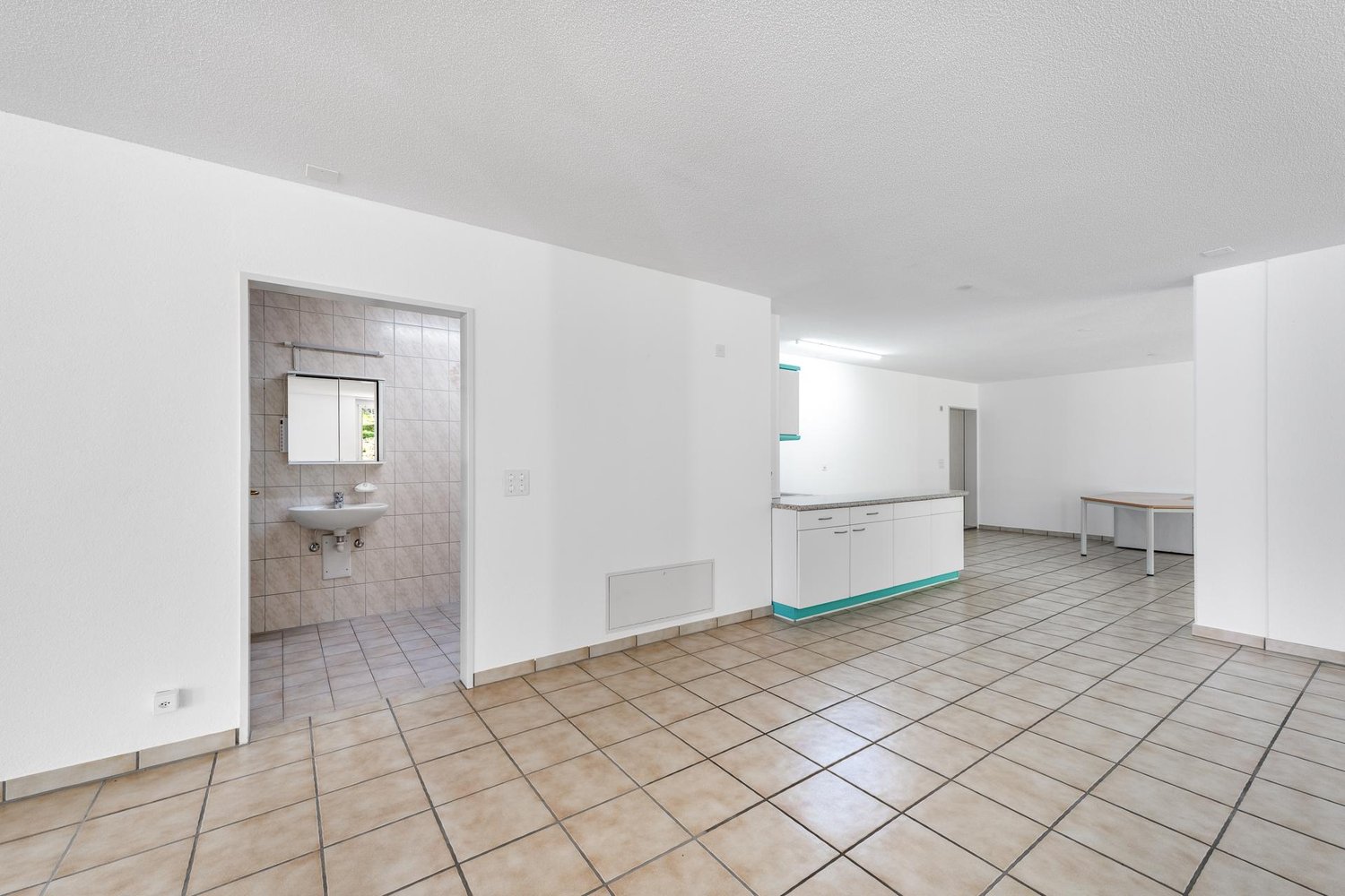 195m² commercial, photo 3 of 9