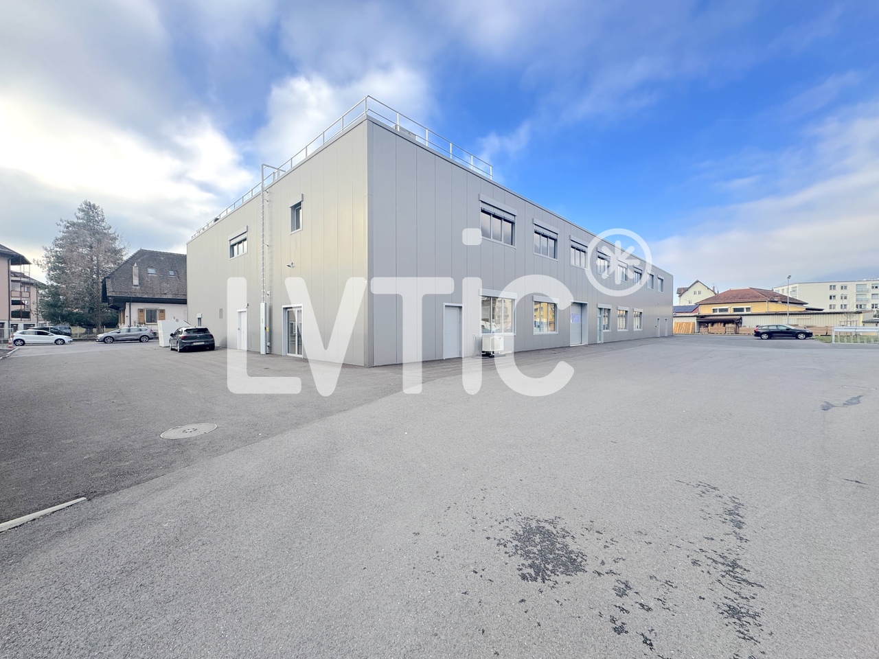 565m² storage room, photo 1 of 10