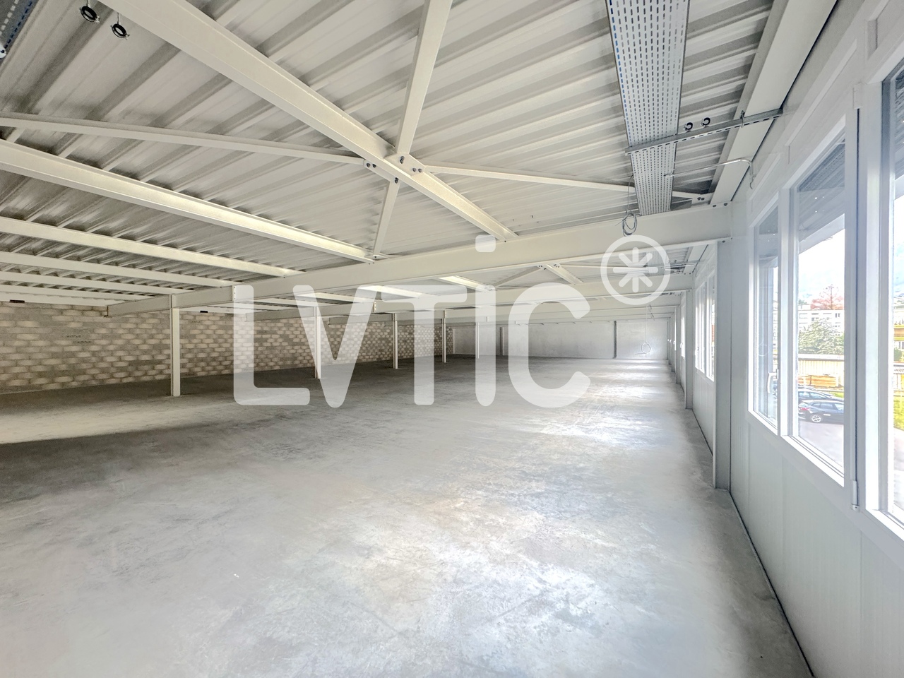 565m² storage room, photo 7 of 10
