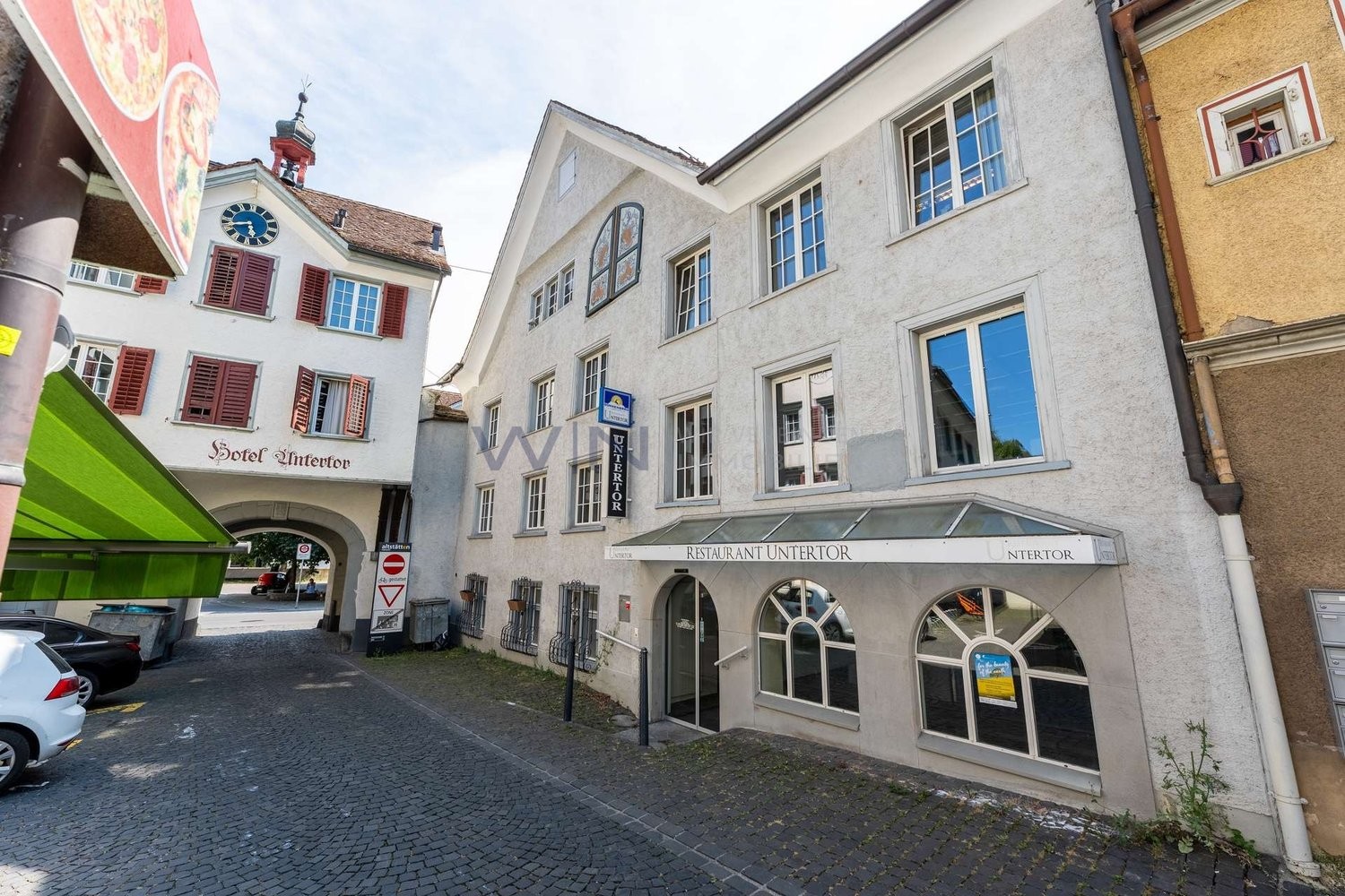 11 ½ rooms multi family house, photo 1 of 4