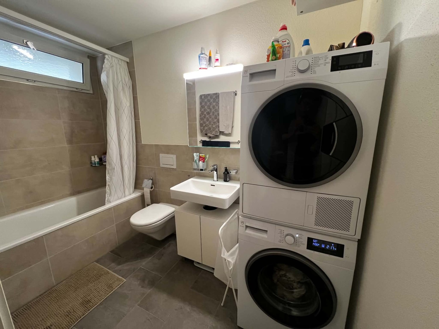 Chambre dans un appartement partagé