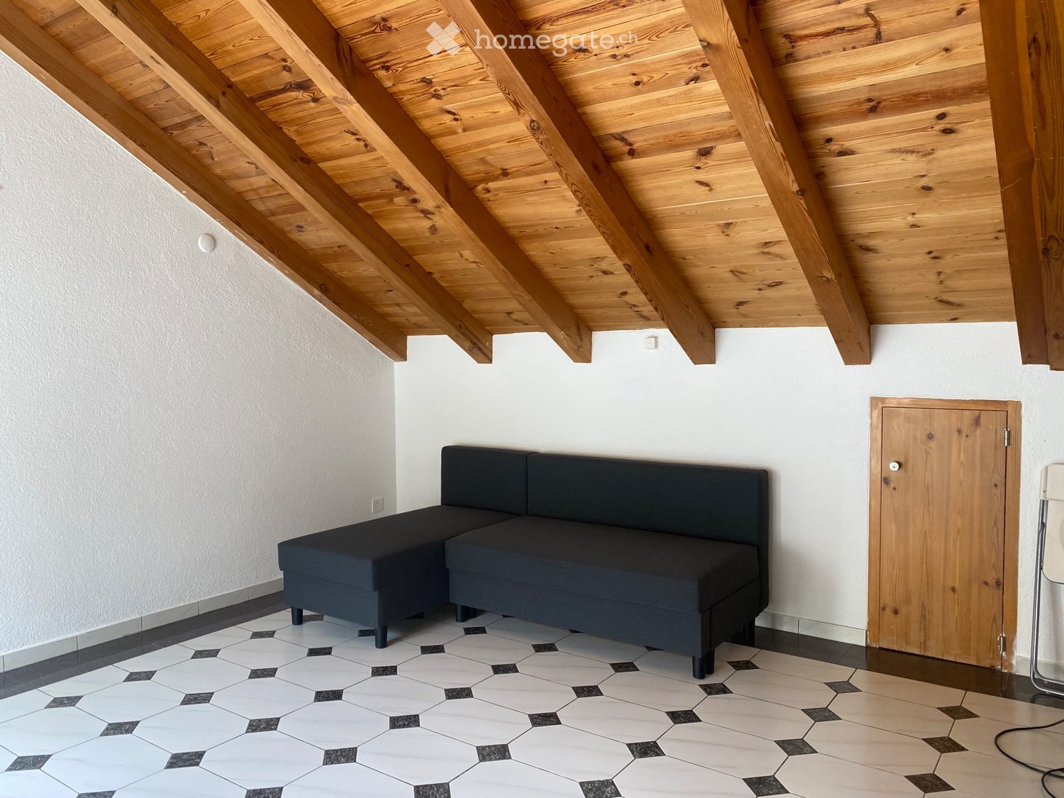 5 rooms apartment