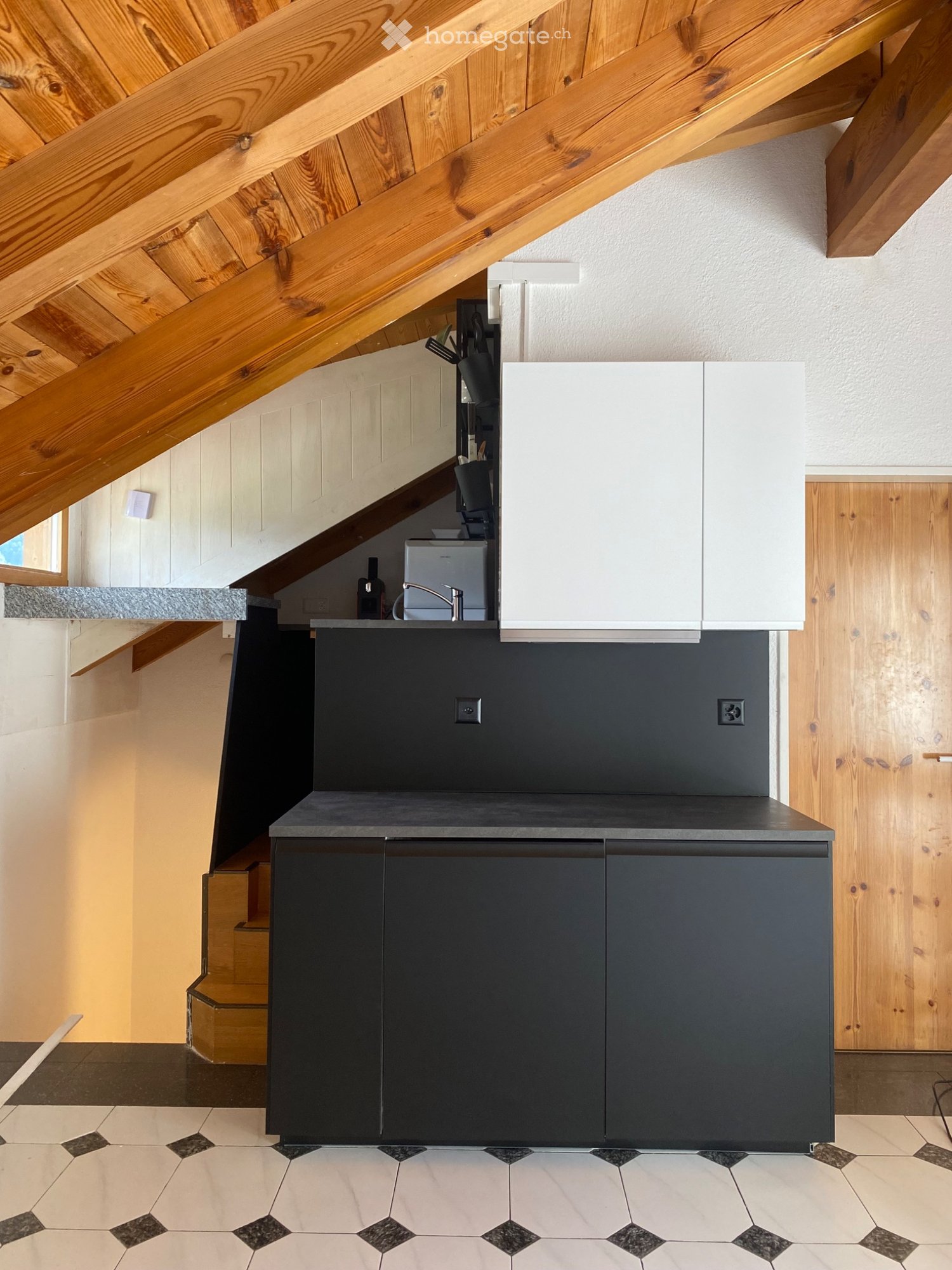 5 rooms apartment