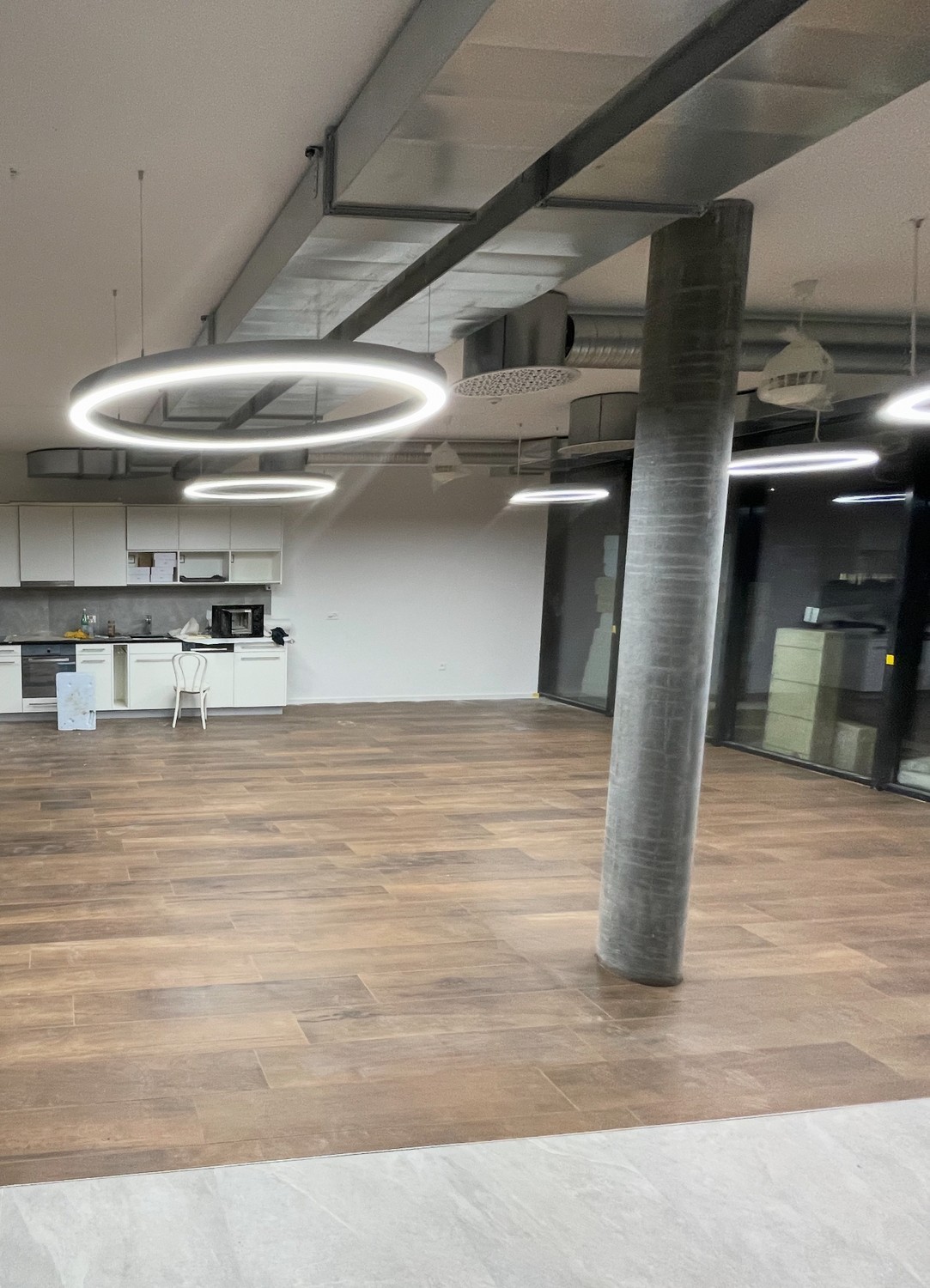 56m² office