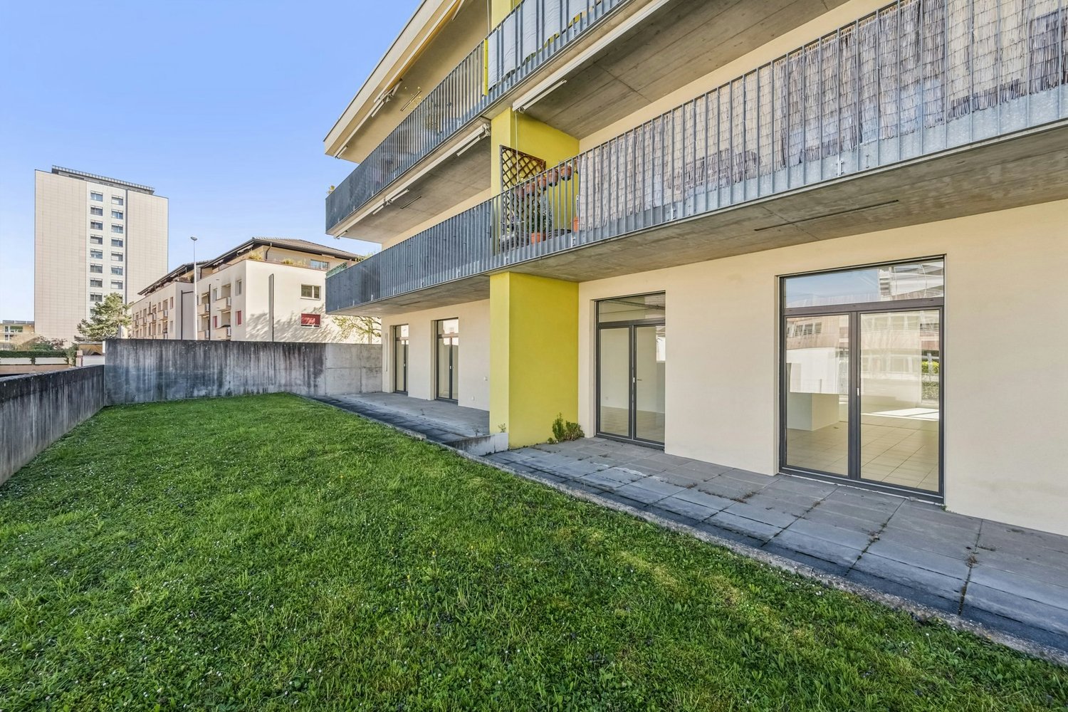 157m² commercial