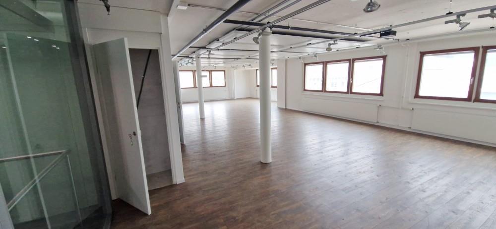 211m² office, photo 2 sur 4
