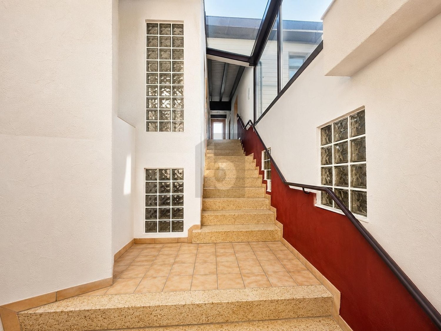 132m² office