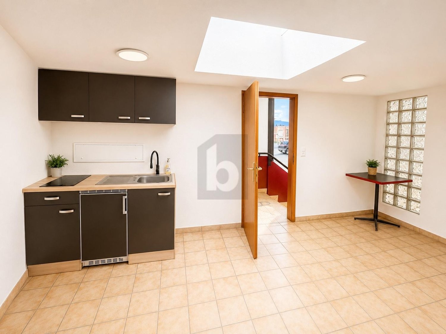 132m² office