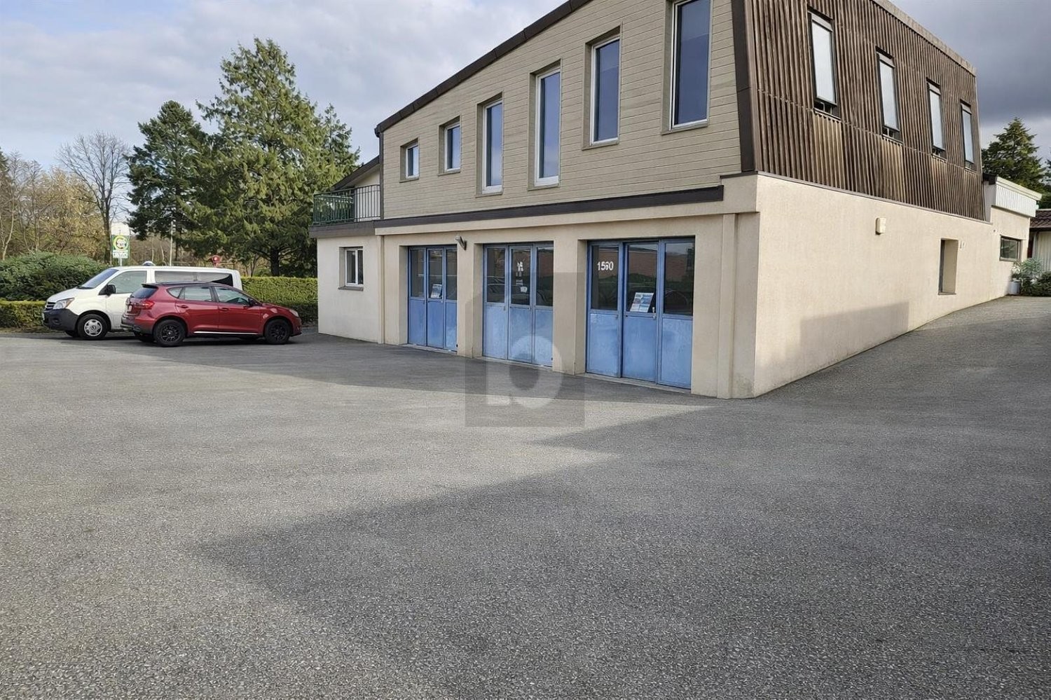 132m² office