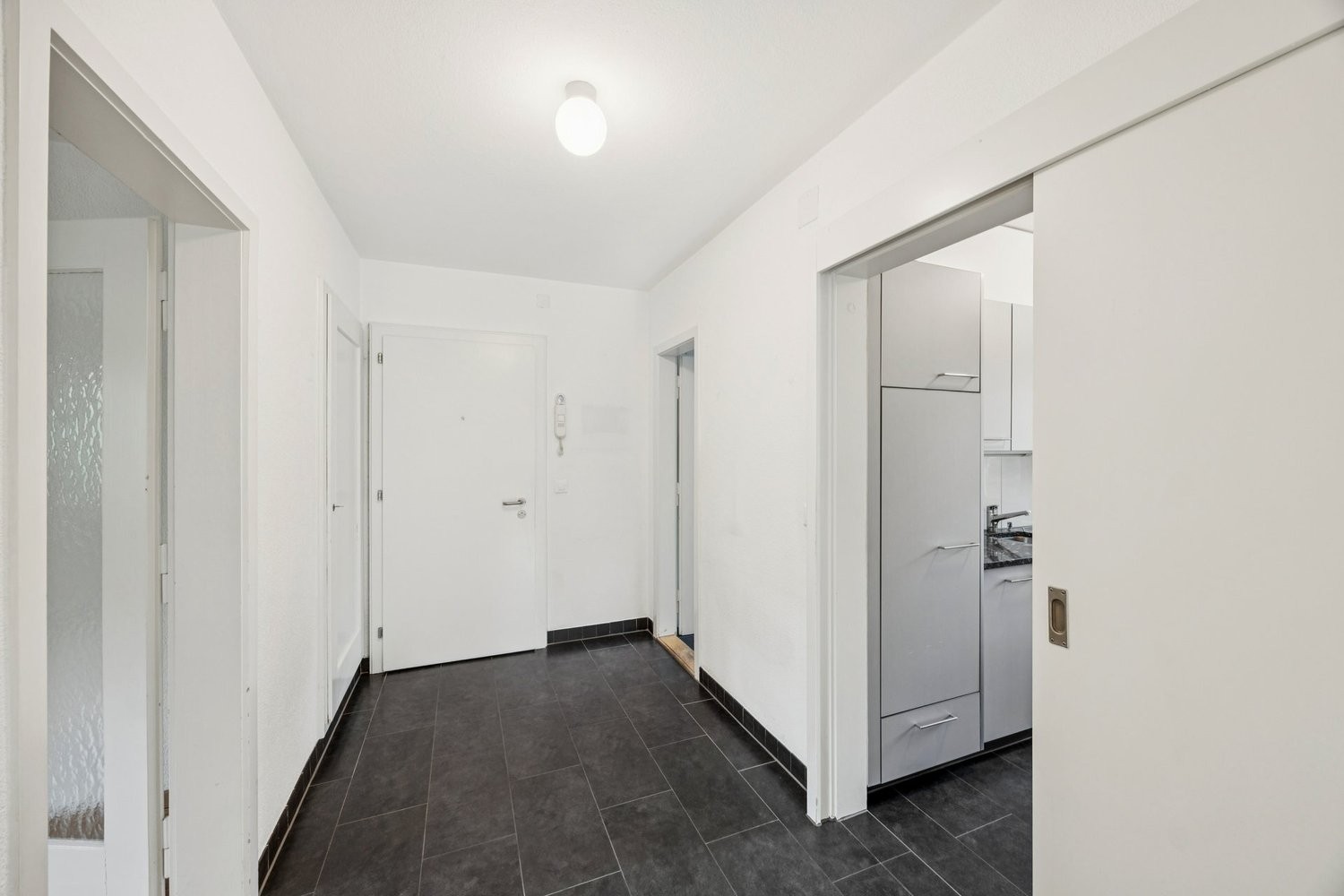 3 rooms apartment, photo 1 of 10
