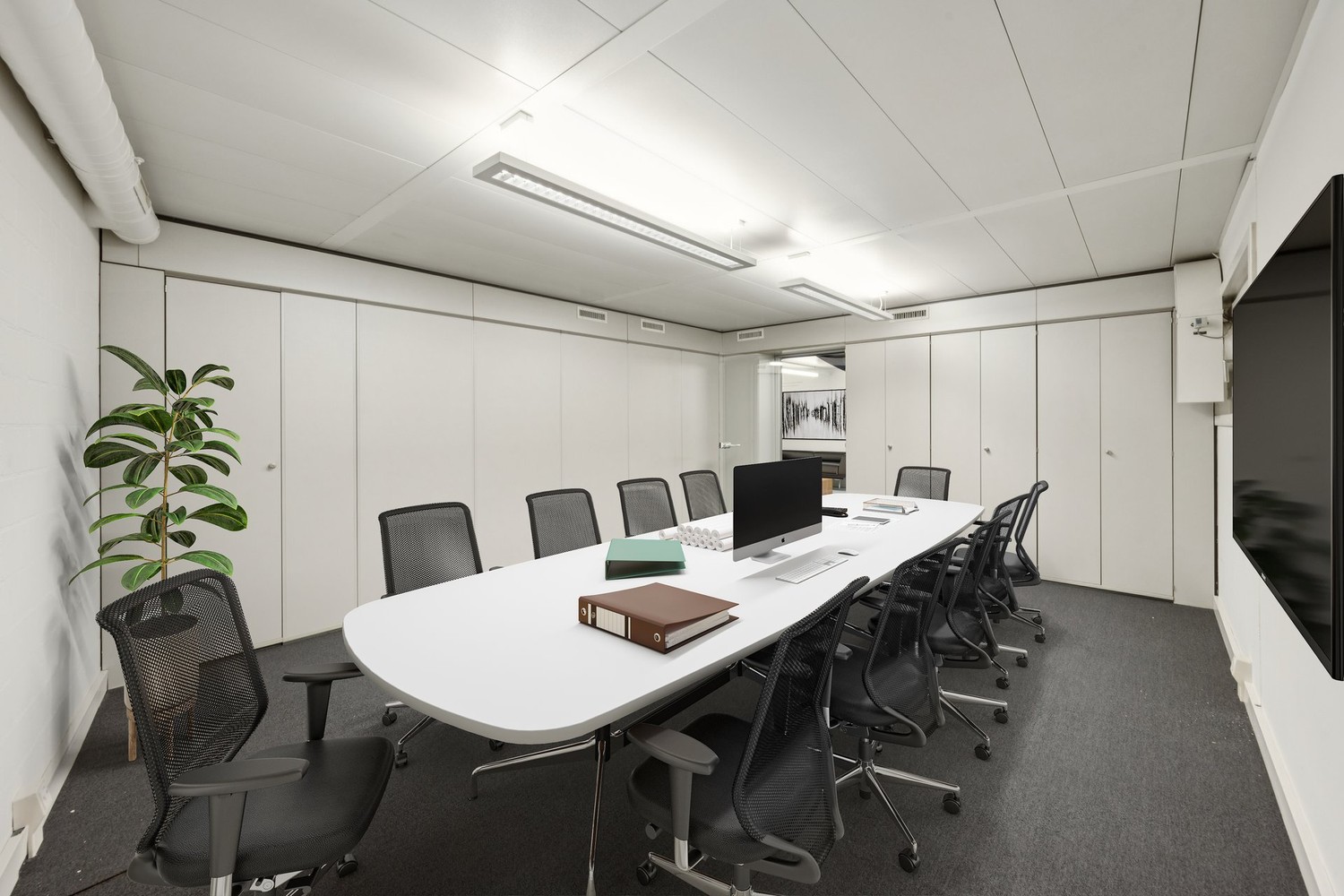 215m² office, photo 8 of 9
