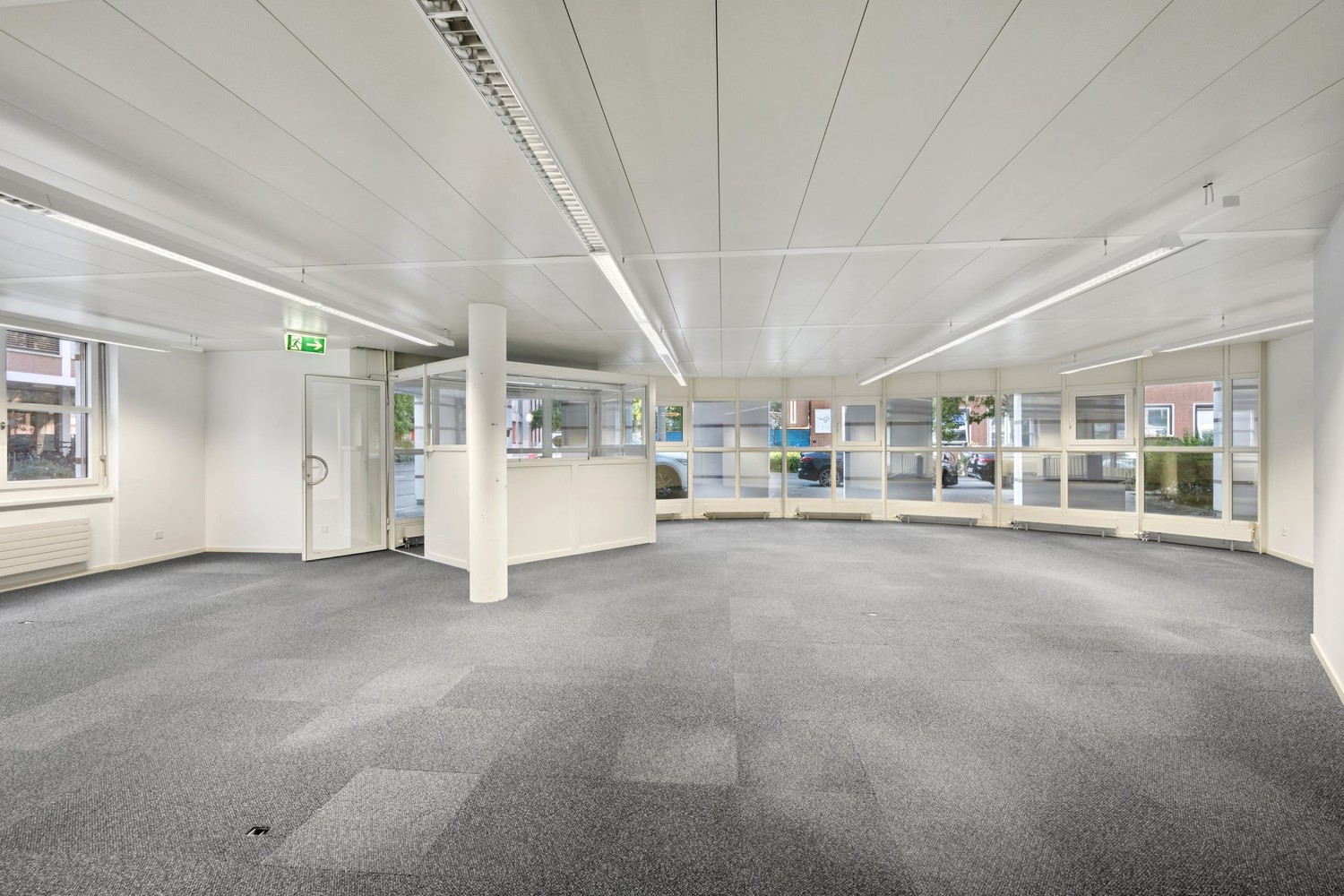 215m² office, photo 3 of 9