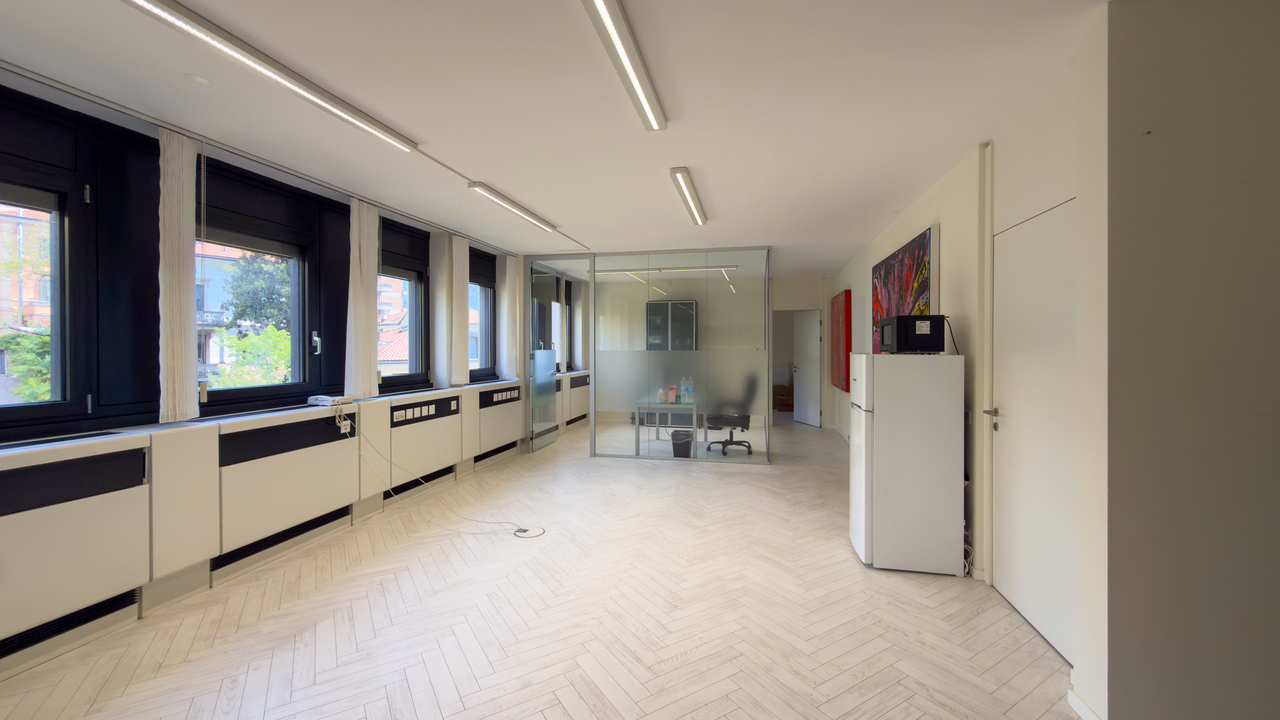 Office, photo 5 of 9