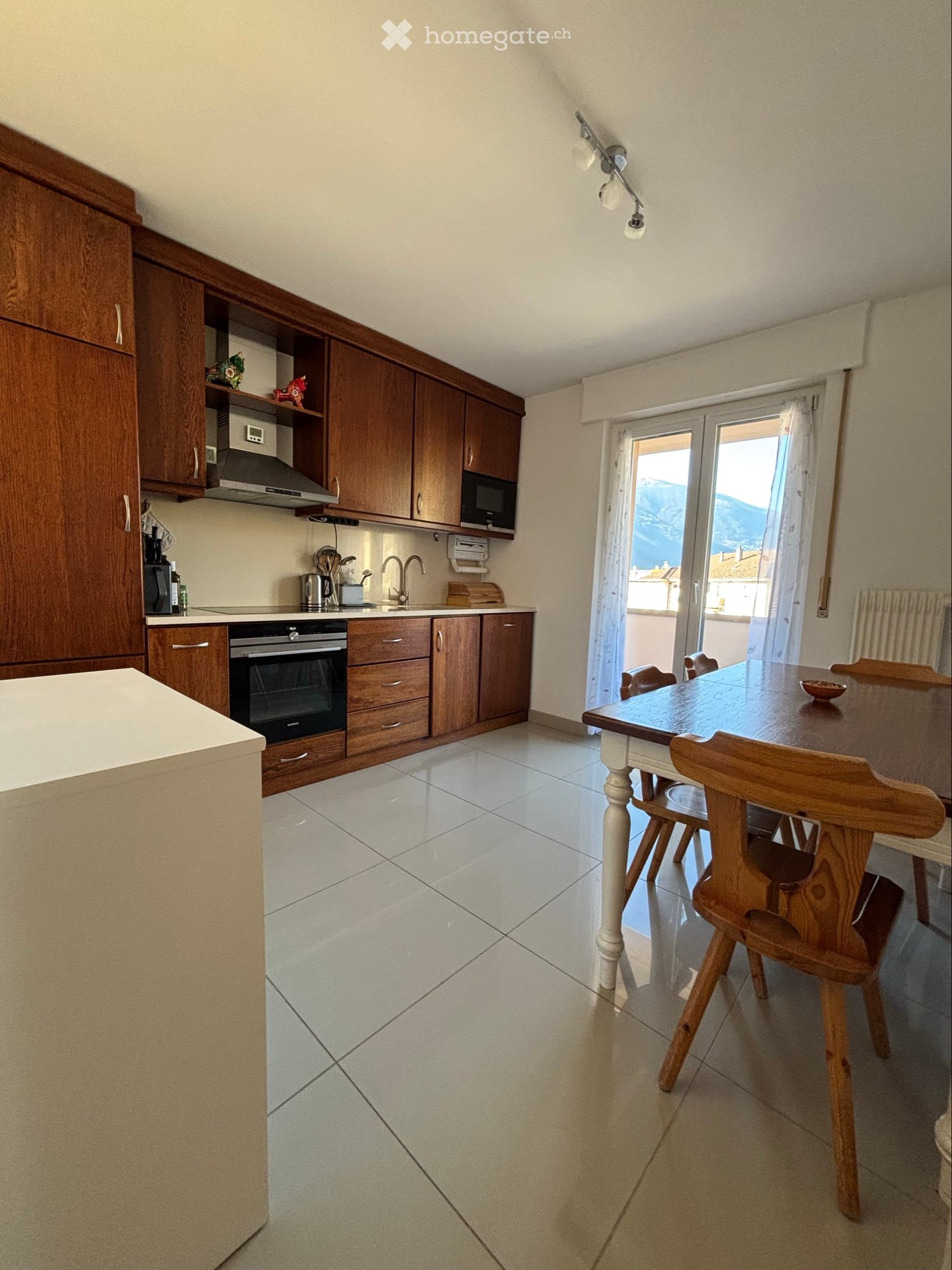 3 rooms apartment, photo 2 of 5