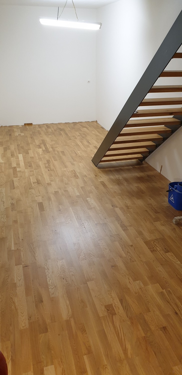 100-100m² commerciale