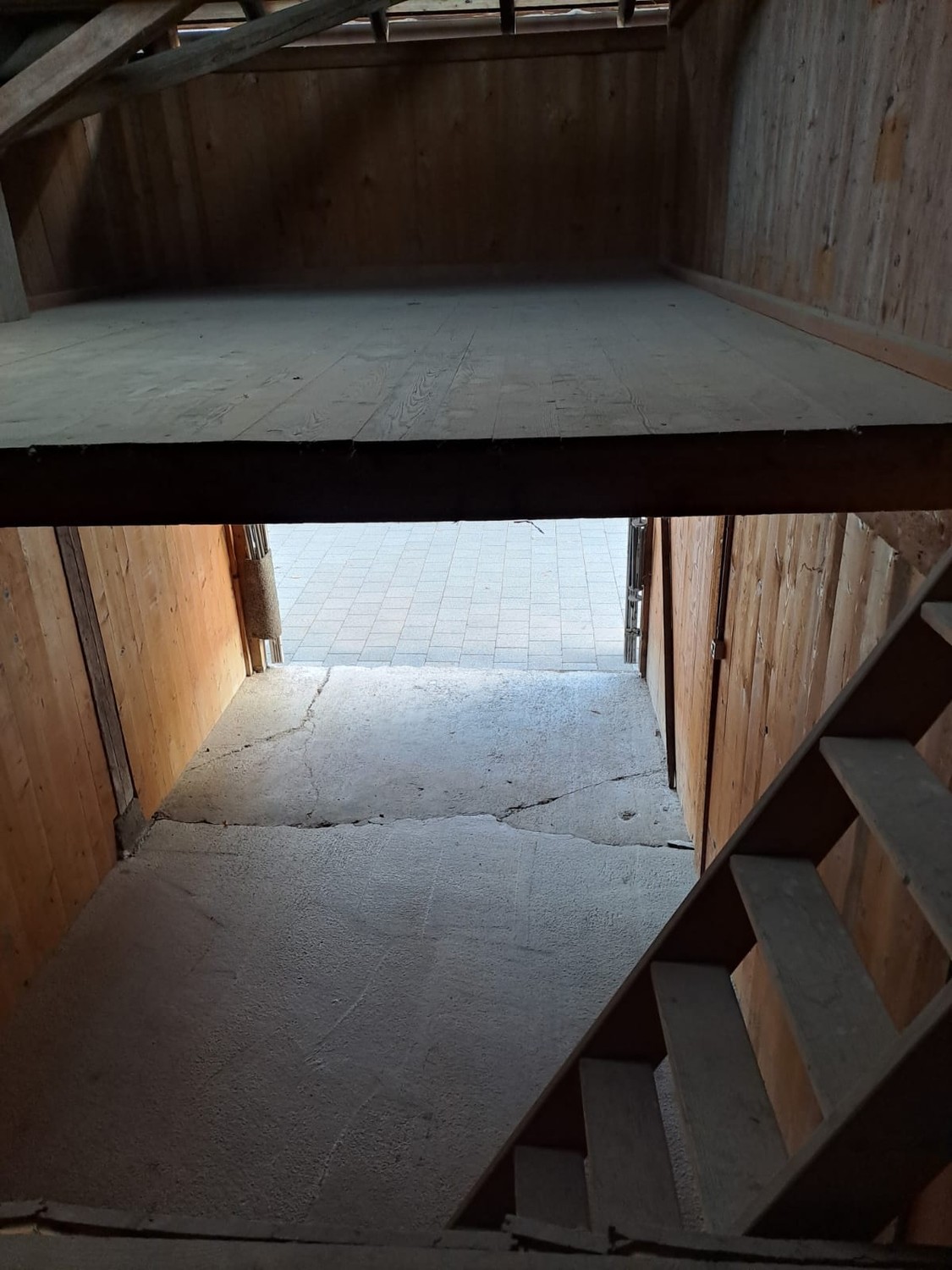 Open slot, photo 1 of 5