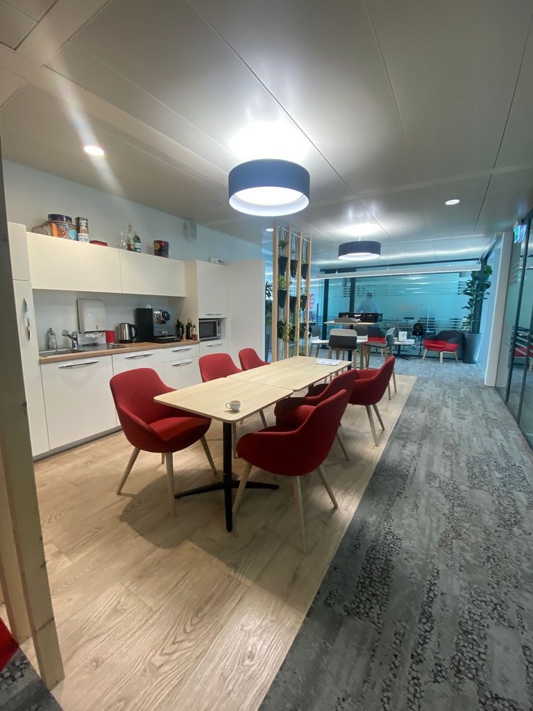 205m² office, photo 4 of 6
