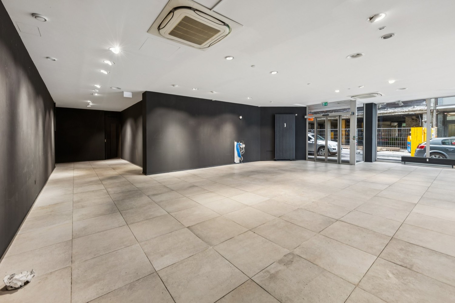 143m² shop, photo 5 of 10