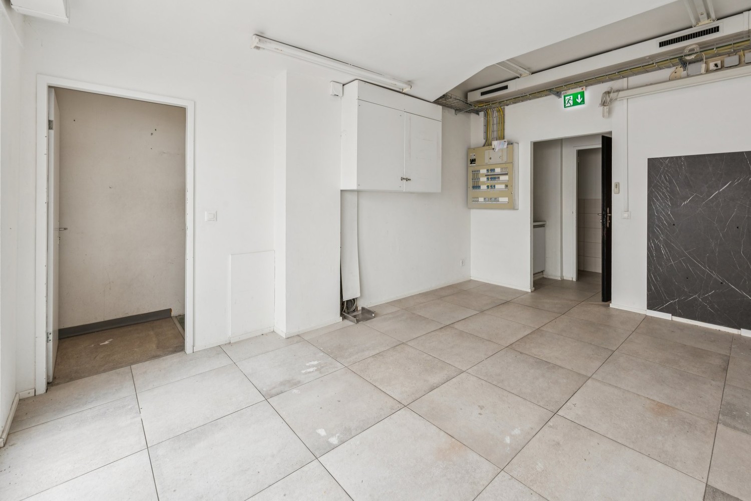 143m² shop, photo 10 of 10